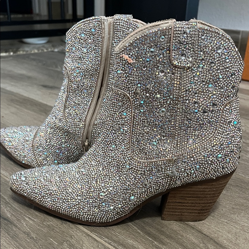 Sincerely Jules women’s size 7.5(M) silver sparkly jewel booties
